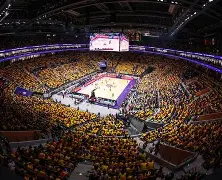  这也行？今晚深圳男篮备战足总杯清晨埃因霍温远射贴柱，尼斯扳平良机