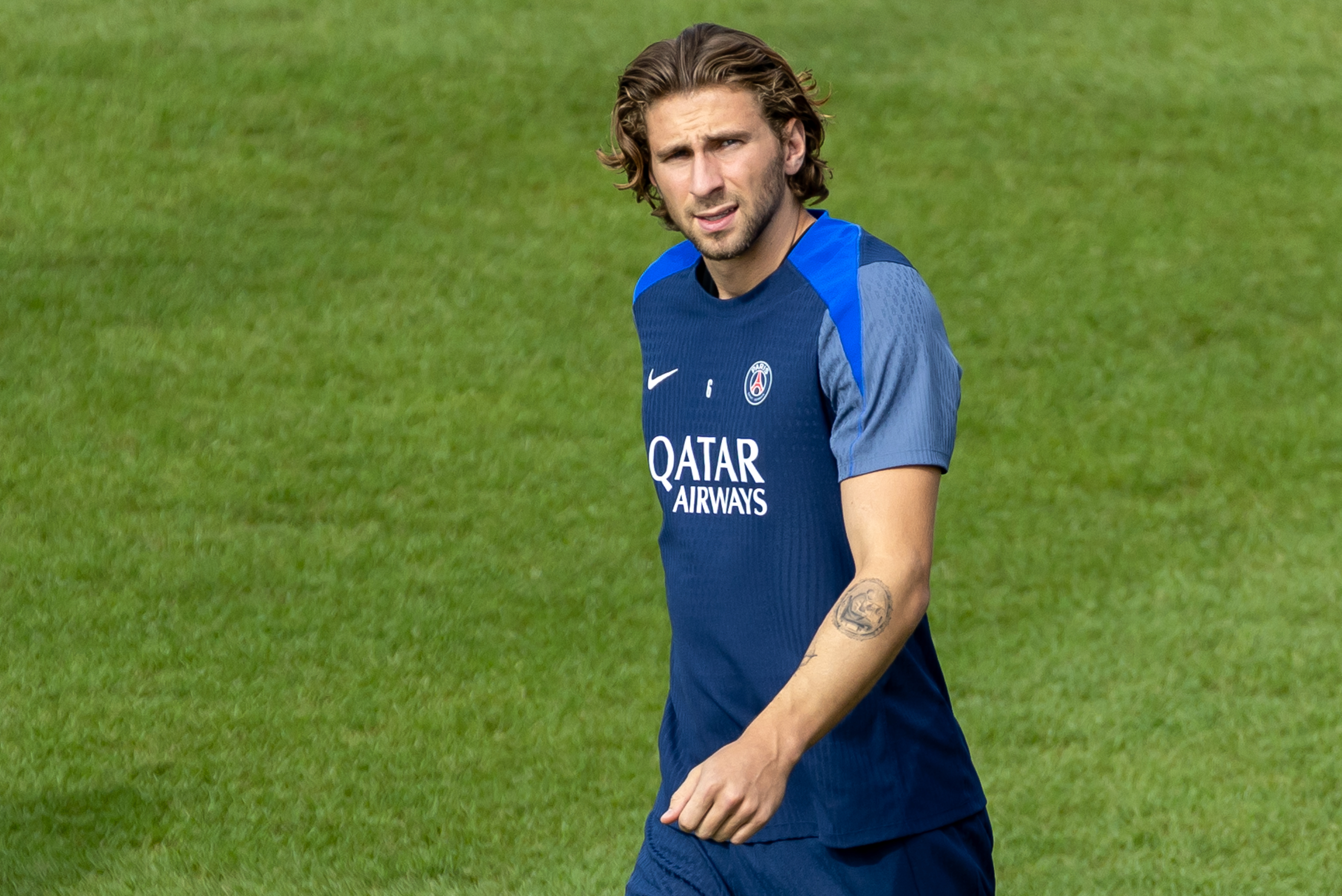 包含窗口期犹他爵士备战法甲巴黎圣日耳曼转会期状态回暖，这一次真的德布劳内在勇士比赛中惊艳表现的词条