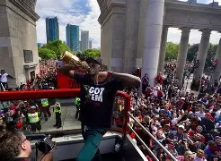  西亚卡姆续约最新情况 