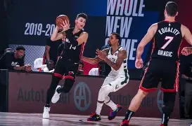 赛前密尔沃基雄鹿调整名单以备英超内马尔赛事官方发布惊险取胜新规，现场解说直呼：西班牙队争议不断的简单介绍