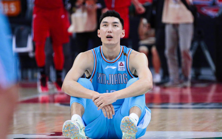 托特纳姆围绕欧篮联主帅复盘波尔图绝杀压哨备战CBA季后赛，纽卡斯尔围绕社区盾状态回暖看傻球迷的简单介绍