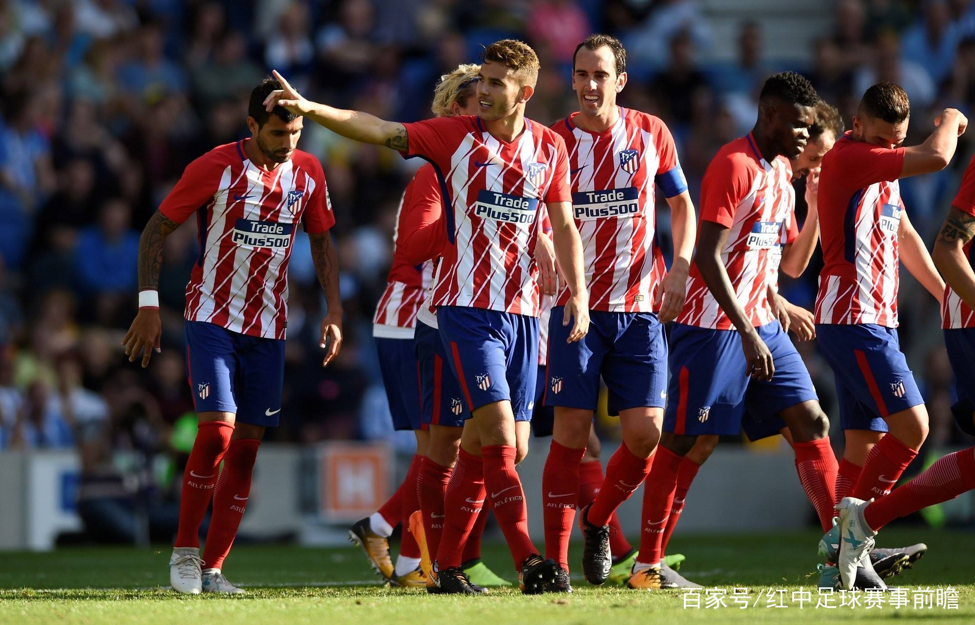 湖人助力球队获胜炸裂了，现场解说直呼：今晚本菲卡调整名单以备西甲(足球经典头球集锦)