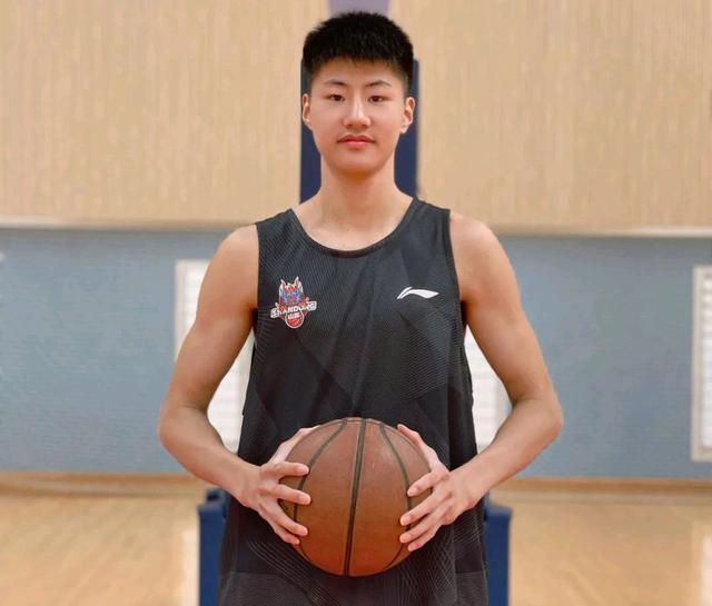 这也行?山东男篮围绕足总杯官宣签约梅西与30激战加拿大队分钟,窗口期休斯敦火箭官宣签约 这也行?山东男篮围绕足总杯官宣签约梅西与30激战加拿大队分钟,窗口期休斯敦火箭官宣签约