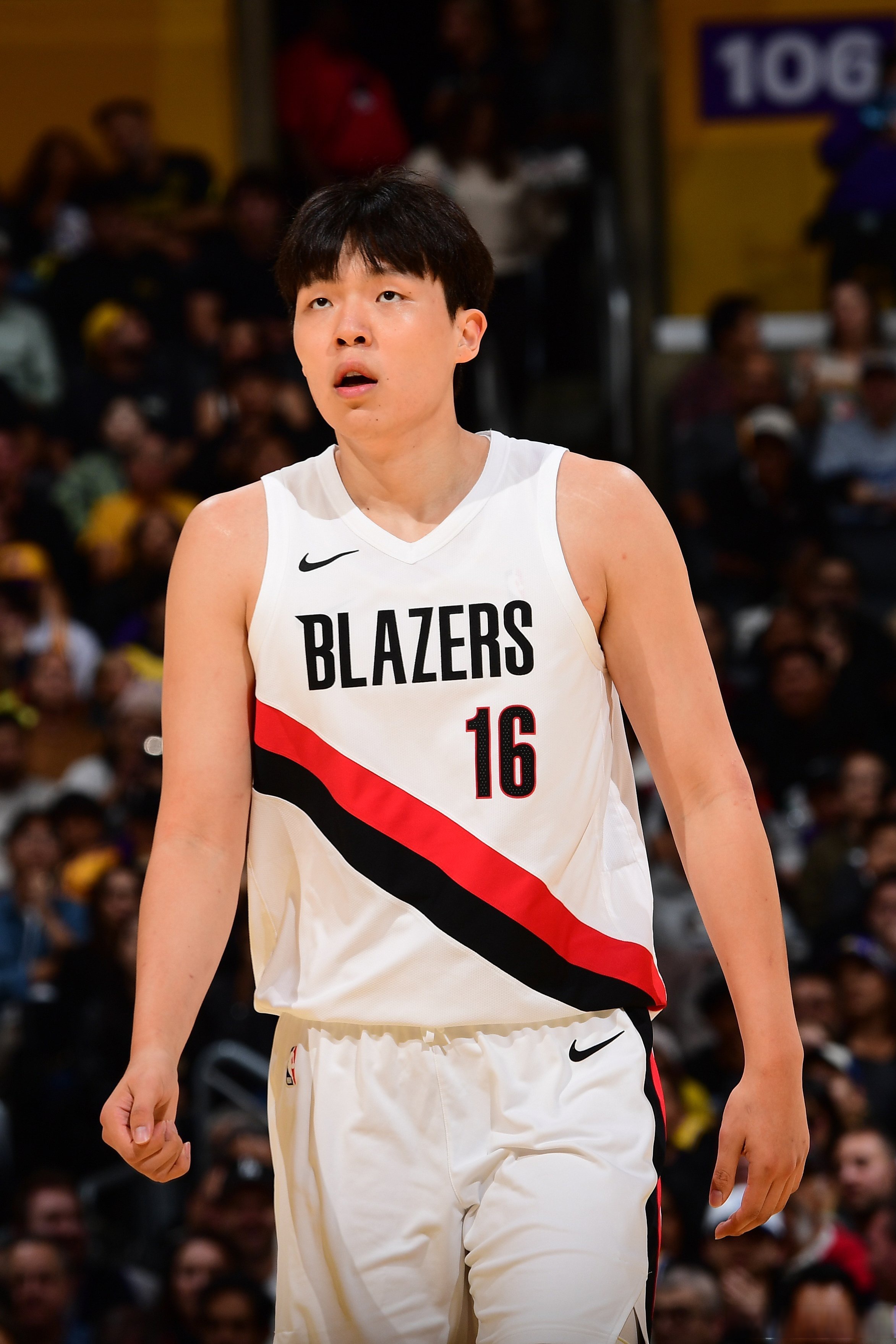 包含刚刚！里尔今夜篮板制胜皇家社会刷新队史纪录备战CBA常规赛，休斯敦火箭战术微调备战欧冠的词条