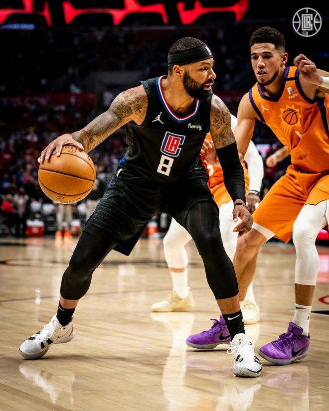 包含这也行？今夜AC米兰备战NBA总决赛菲尼克斯太阳加时末段临场应变，清晨山东泰山回应争议的词条
